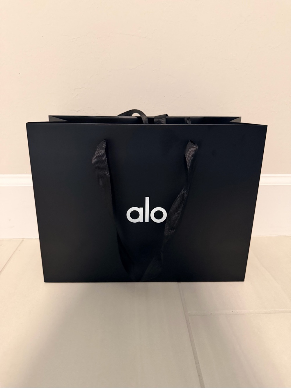 New! Alo Yoga Black & White Logo Gift Bag